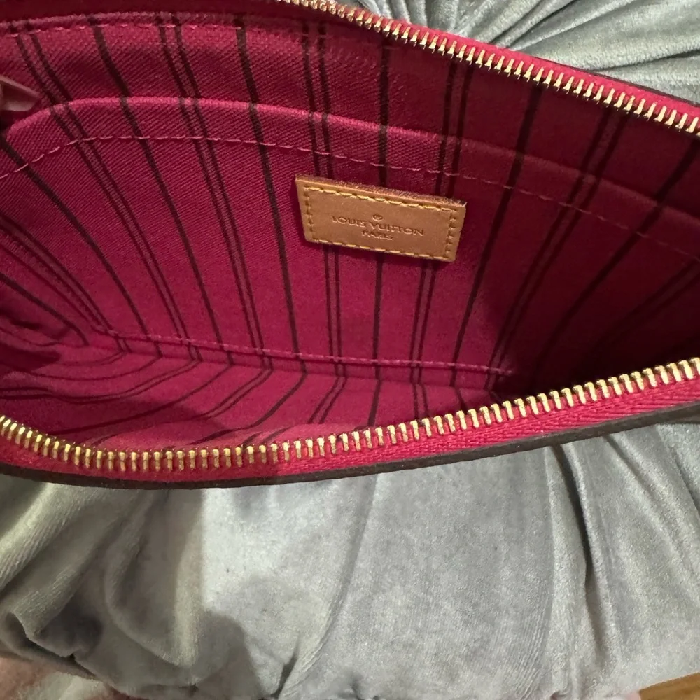 Louis vuitton - Picture 10 of 13
